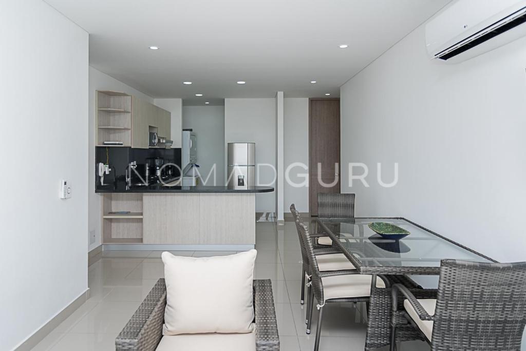 Infinitum Bayfront By Nomad Guru * Cartagena